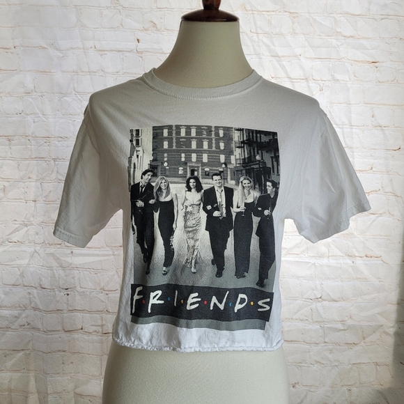 FRIENDS Tops - Friends TV Show Cropped Graphic Tee | Black & White Cast Photo | Size S